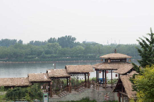 仿古建筑茅草屋