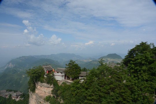 鸡峰山国家森林公园