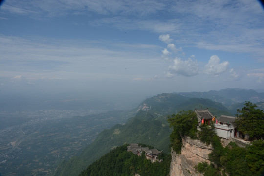 鸡峰山国家森林公园