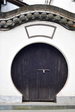 中式建筑中的圆门