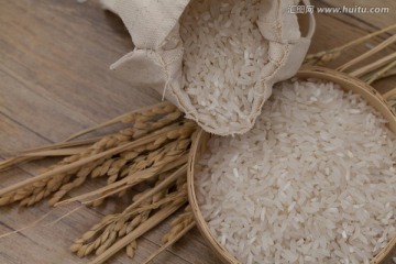 麻袋中的大米