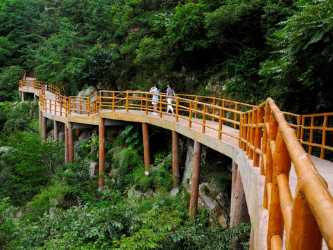 青岛崂山北九水游览栈道