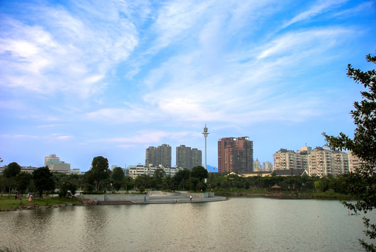 蓝天 建筑 温州白鹿洲公园