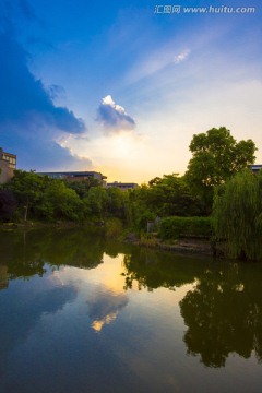 白马花园