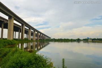 鱼塘高架路