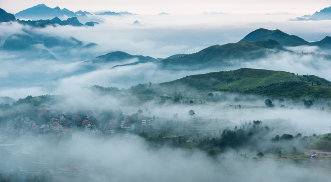 水墨山