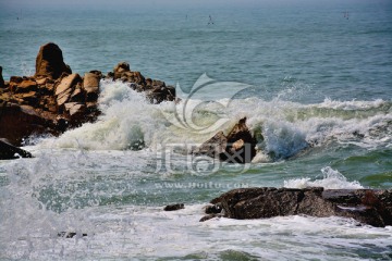 海浪礁石