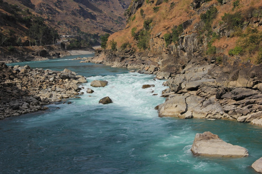 山间河流