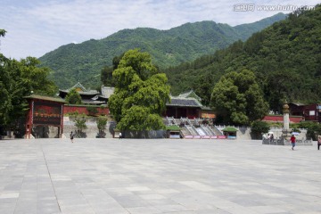 四川平武报恩寺大门