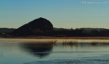 湖泊 秋天草原 泡子