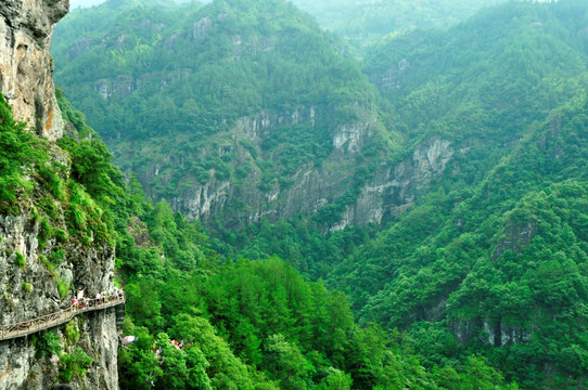 山峰峭壁
