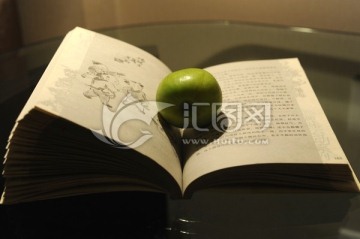 苹果与书