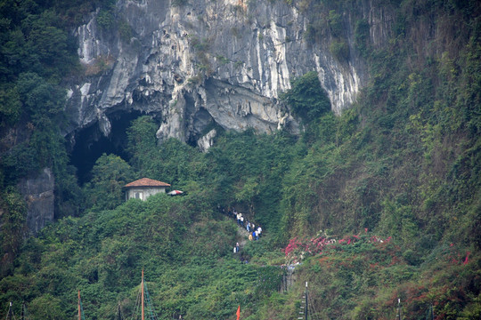 溶洞口 下龙湾景区