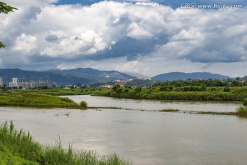 瑞丽江风光