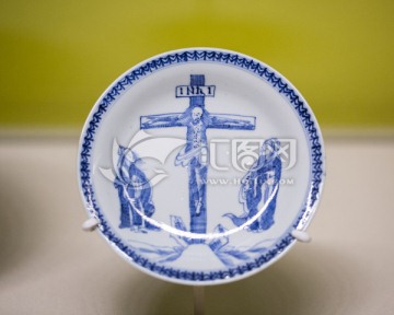 盘子 十字架纹瓷盘