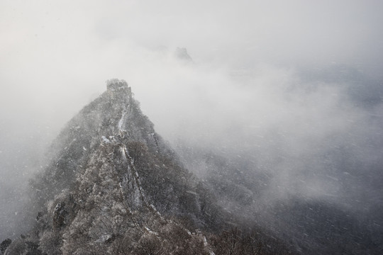 箭扣飞雪 敌楼 烽火台 云海