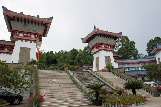 北川寻龙山风景区大门