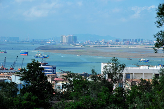 海滨城镇港口