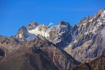 高原雪山