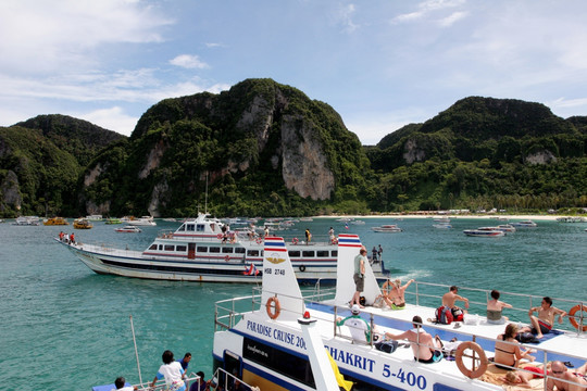 泰国普吉岛攀牙湾旅游