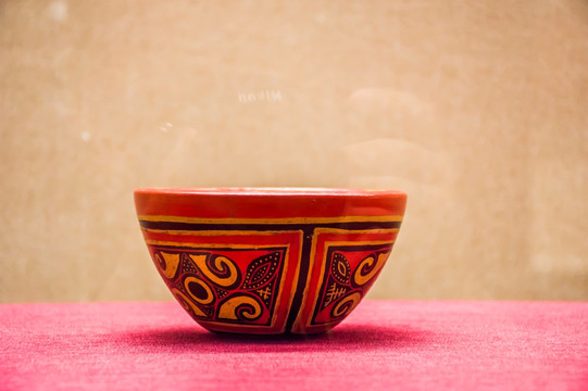 彝族木碗