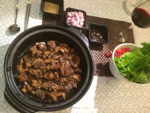 鹅肉煲