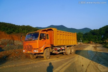 大山里的卡车