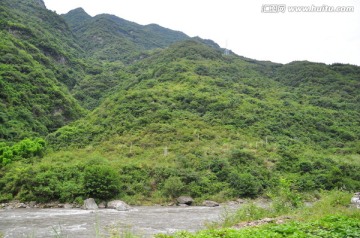 大山小河风景