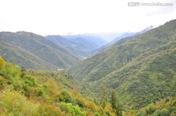 九寨沟景区内大山