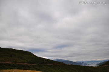 高原顶端乌云天气原片