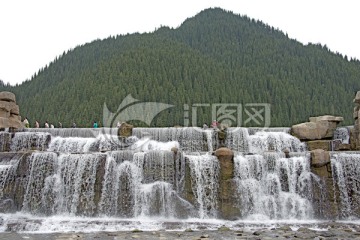 天山大峡谷 碧龙湾瀑布