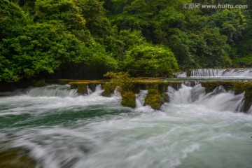 森林溪流