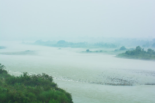 都江堰岷江雾景