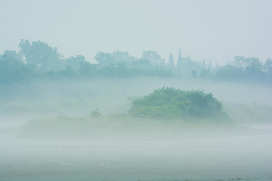 都江堰岷江雾景