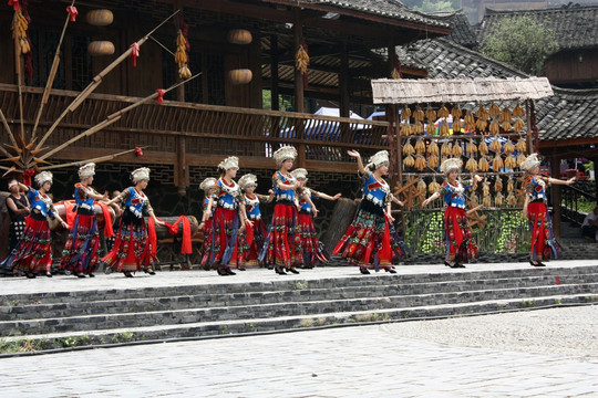 西江苗寨苗族歌舞表演
