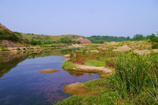 一河两岸