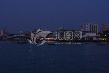 泰国芭提雅海边夜景