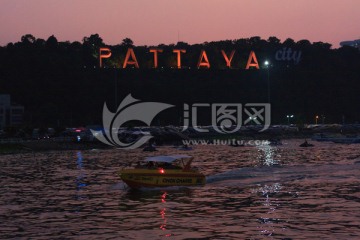 泰国芭提雅海边夜景