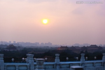 夕阳下的北京故宫