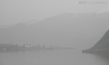 雨后的鸭绿江两岸