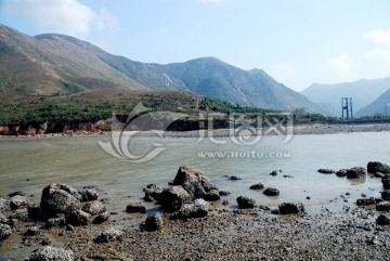 海湾沙石滩