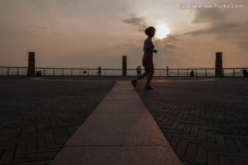 深圳湾晨练