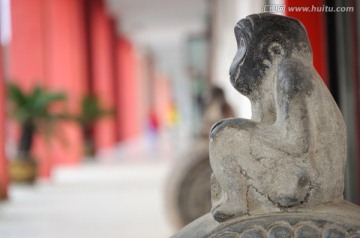 六小龄童纪念馆石猴雕塑