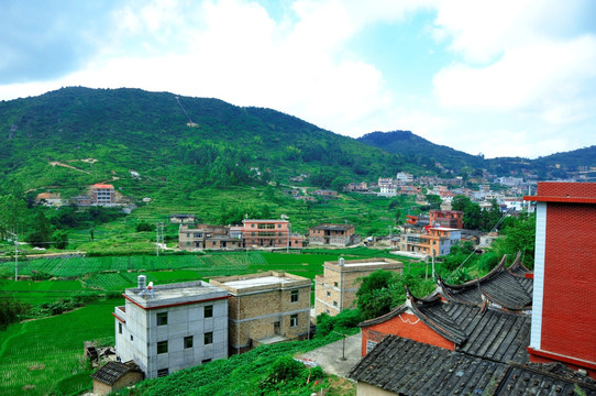 乡村建筑青山绿