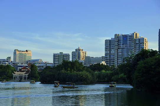 滨水城市中心建筑