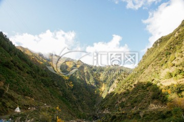 四川公路边的风景