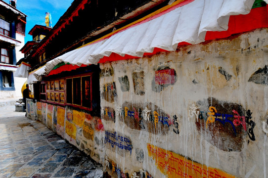 西藏旅游 西藏符号 藏文 蓝天