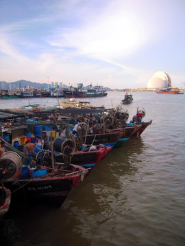 珠海香洲渔港水域景色