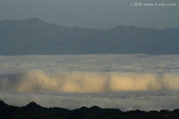 山峦云海