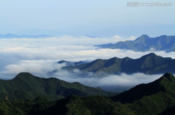 山峦云海